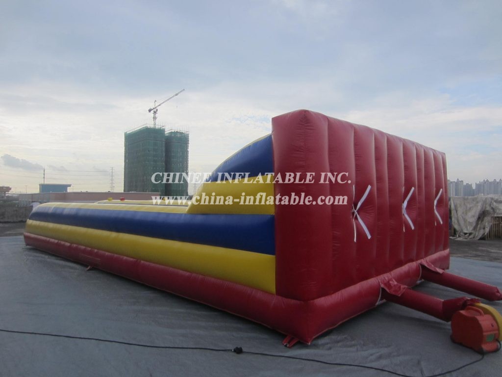 T11-880 Inflatable Bungee Run
