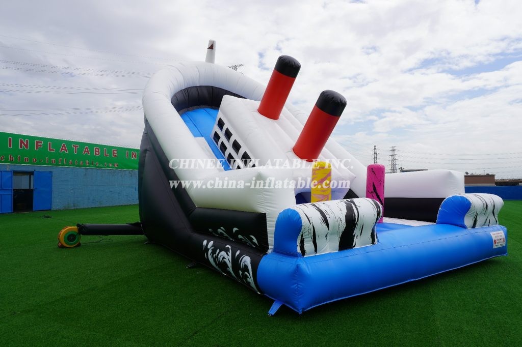 T8-1357 Titanic Ship Inflatable Dry Slide
