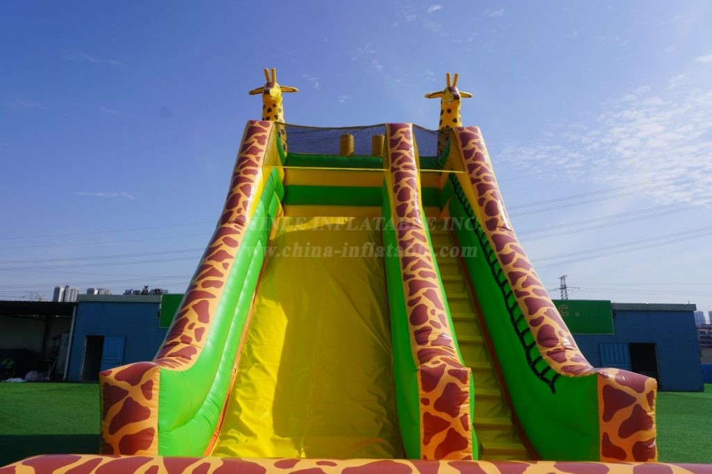 T8-562 Giraffe theme inflatable slide