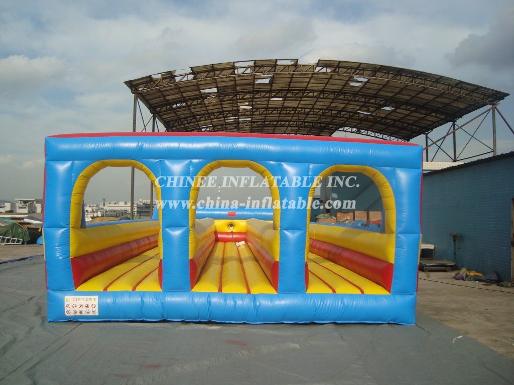 T11-116 Inflatable Bungee Run