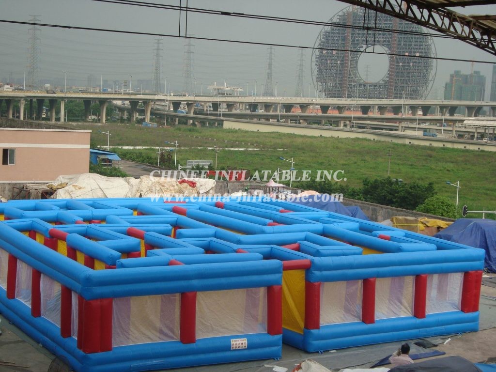T11-434 Inflatable Maze