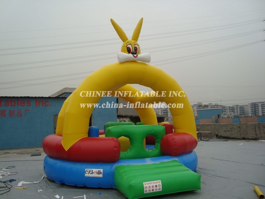 T2-2435 Looney Tunes Inflatable Bouncers