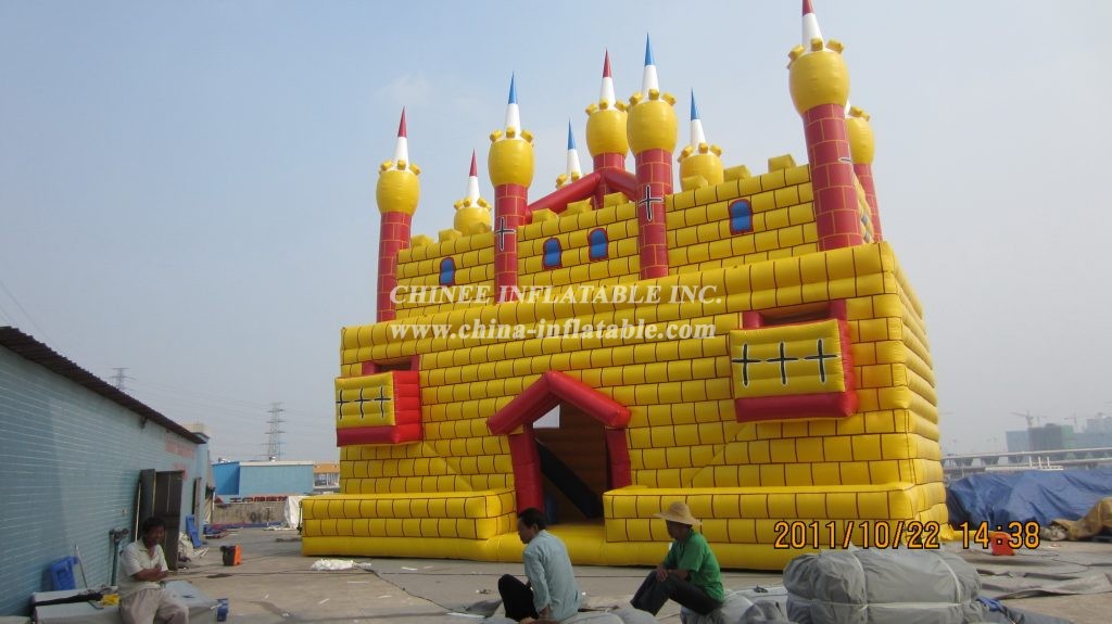 T6-323 Giant Inflatable Castles outdoor kids