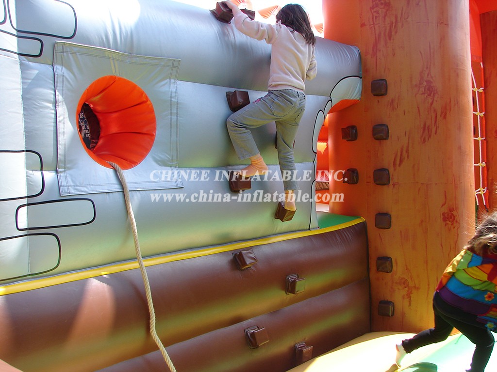 T6-703 FORT APACHE JEU INFLATABLE 15m
