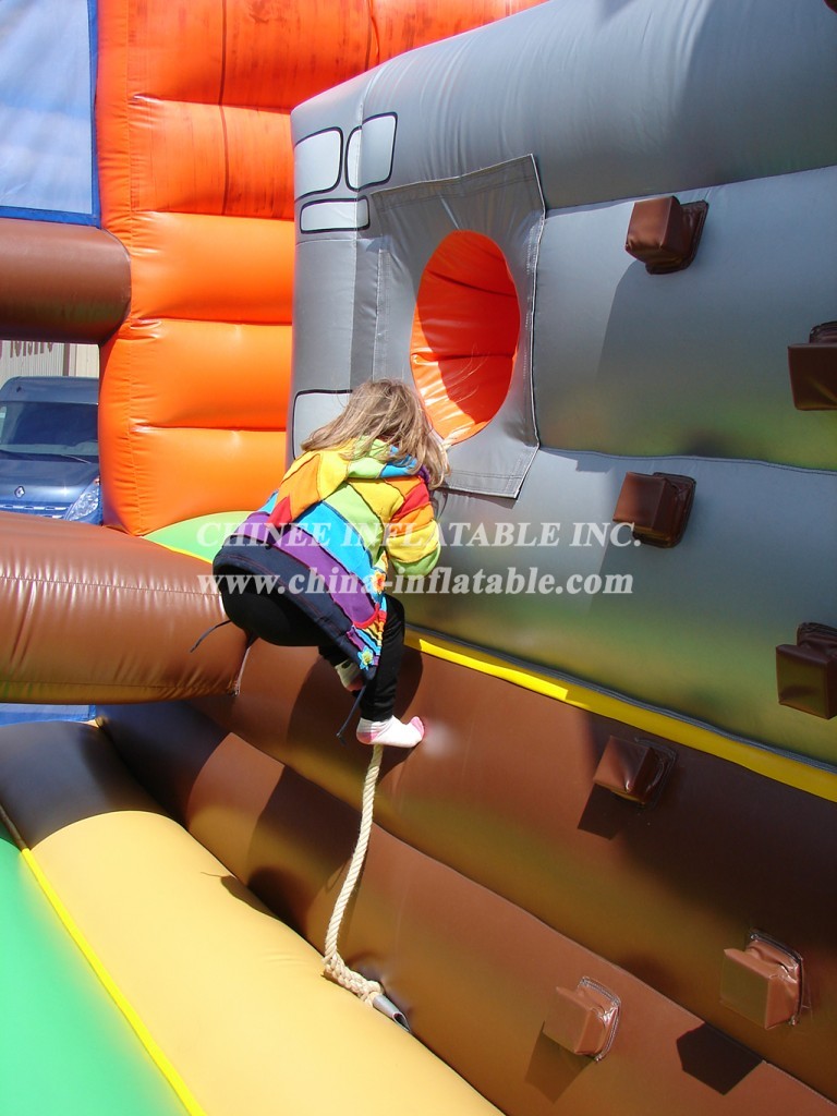 T6-703 FORT APACHE JEU INFLATABLE 15m