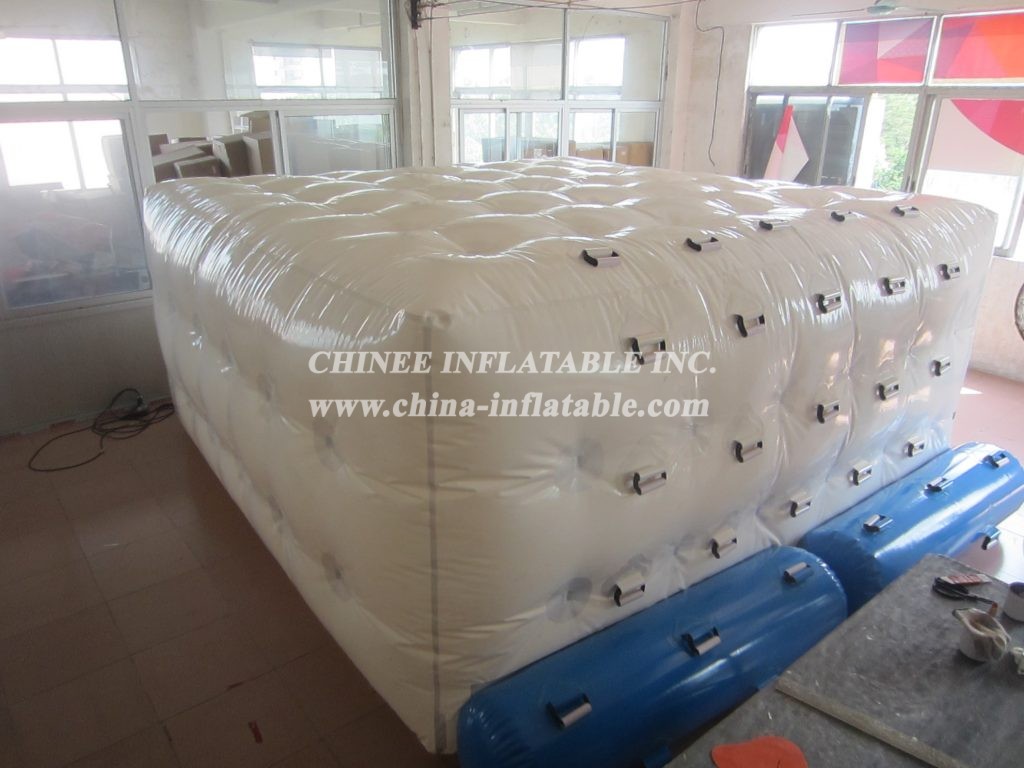 T10-141 High quality inflatable water games for water park floating water play equipment
