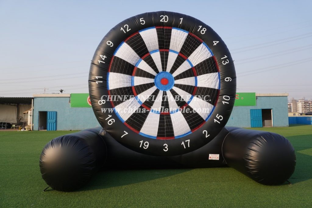 T11-1203 Outdoor inflatable soccer dart board football dart sport game from Chinee Inflatable