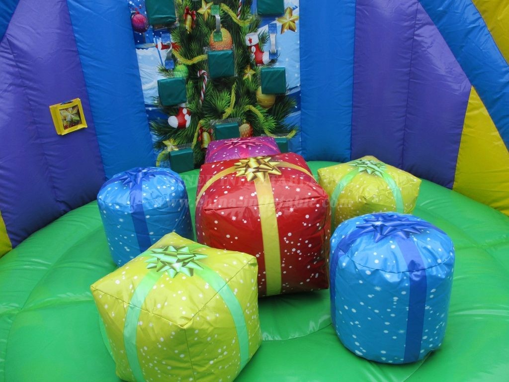 T2-4723 Christmas Bouncy Castle